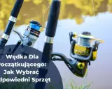 Dwie wędki z kołowrotkami na tle wody i zieleni.