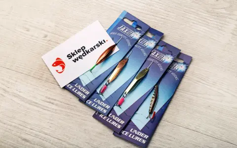 Zestaw błystek podlodowych JAXEN. Idealne na zimowe połowy, wyglądają jak małe, błyszczące bałałajki.