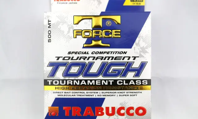 Opakowanie żyłki wędkarskiej Trabucco Tournament Tough 500 MT, z napisem "T-Force Japan" i logo.